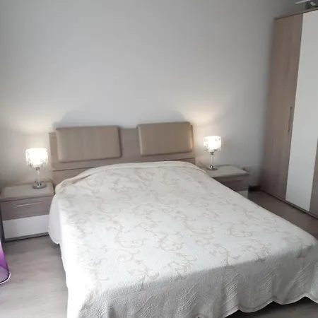 Garsoniera Soarelui Apartment *